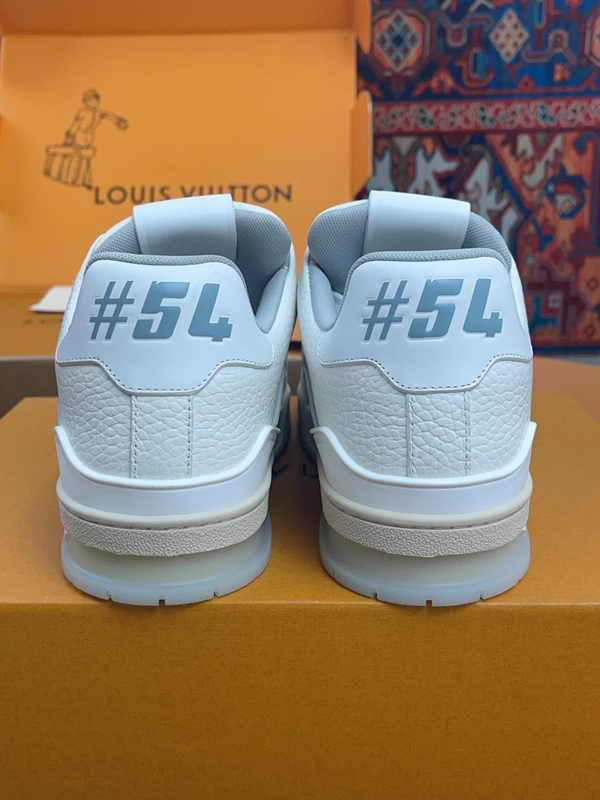 ルイヴィトン靴着用イメージ